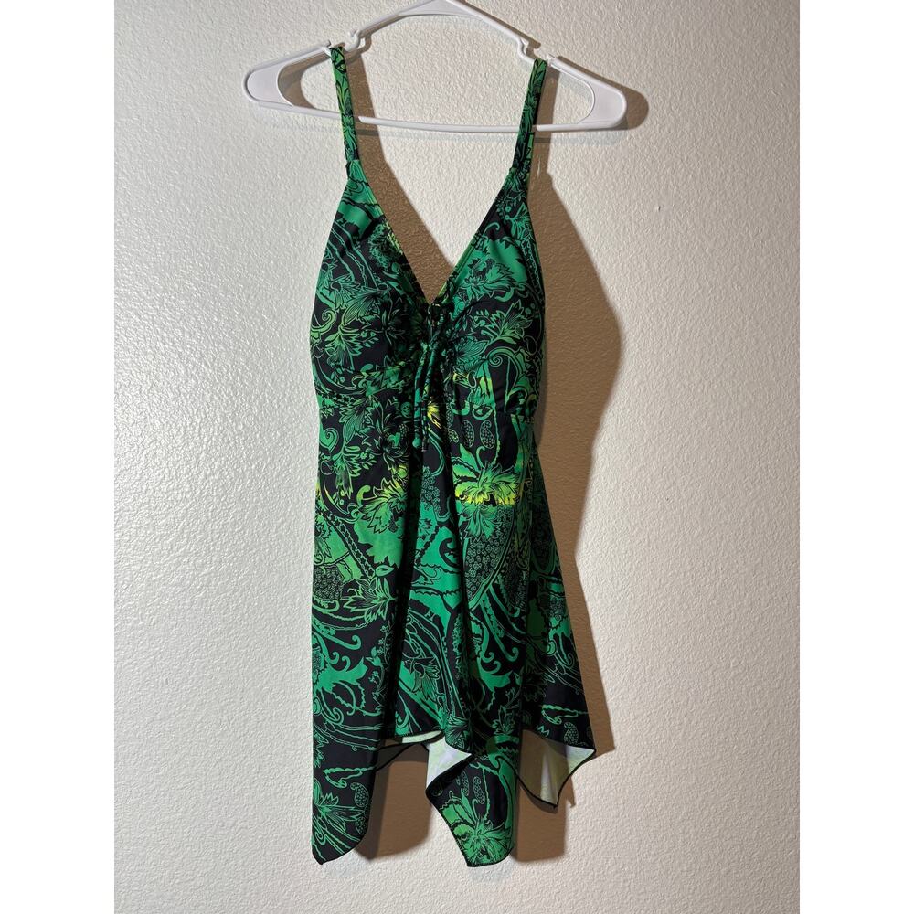 Green Paisley Floral Women's Plus Size 24 Crossover-Back Tankini Swim TOP ONLY